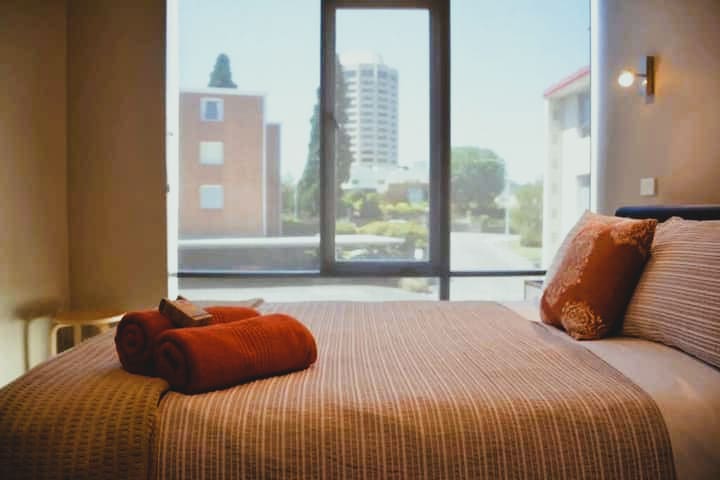 Sandy Bay Unit next to Casino, 5 min to CBD. — Sandy Bay, TAS — vacation rental