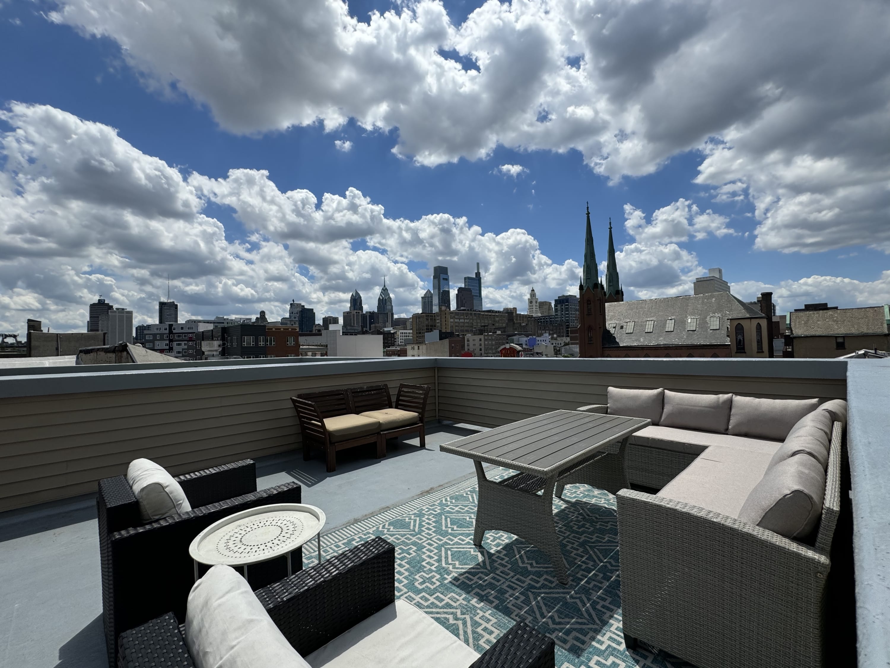 Huge 5 bdrm, 5 bath, Roof Deck, Private Patio!