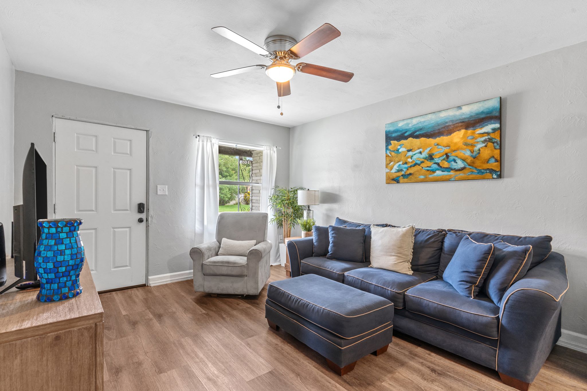 Family-Friendly Haven near Downtown - Fast Wifi