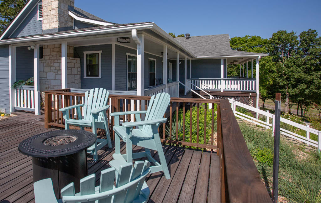 Large patio and hot tub near wine country — Fredericksburg, TX — vacation rental