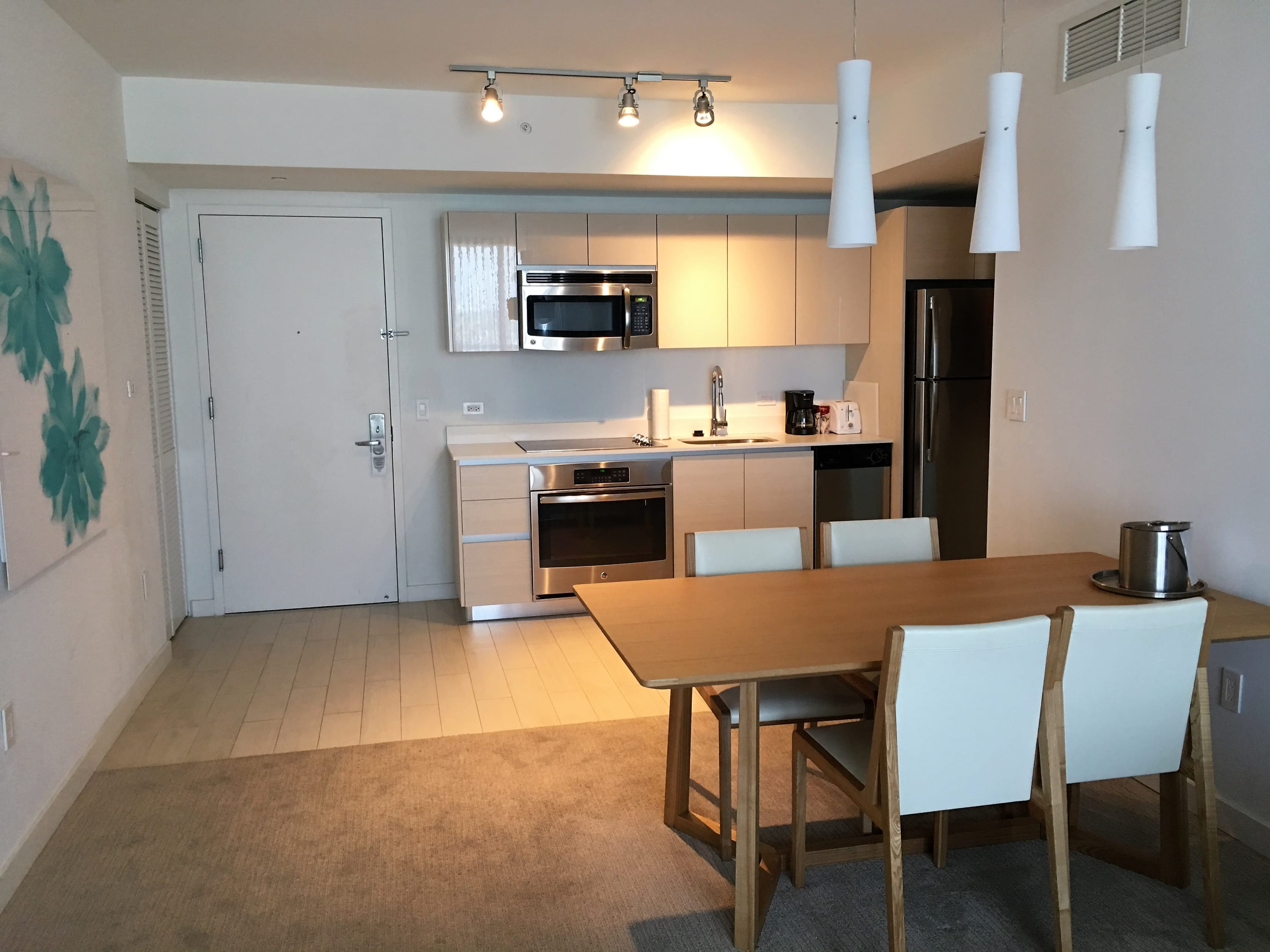 BeachWalk Condo with Beach Club, 1bed 1bath