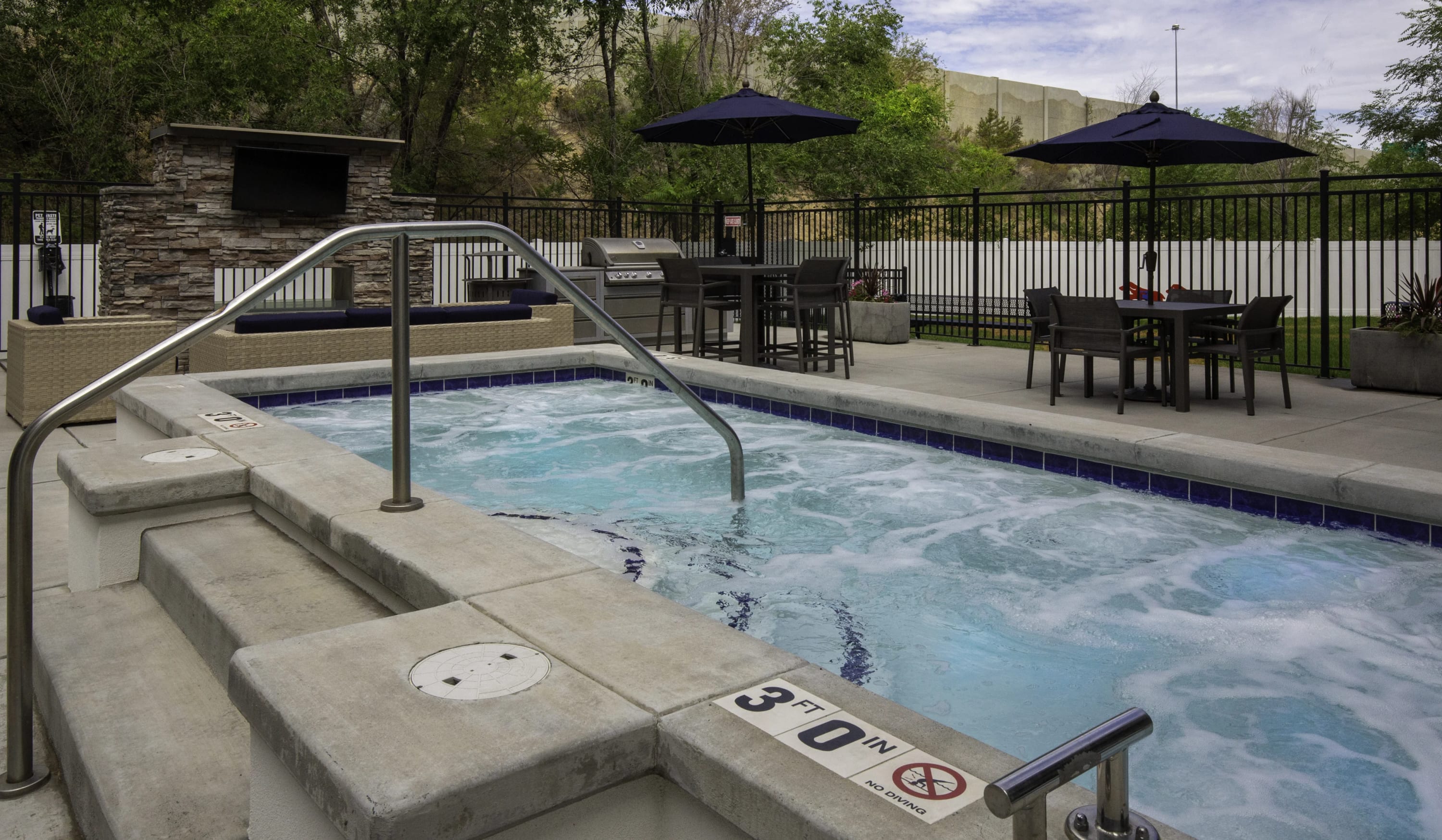 SLC Walkable Convention Center - Delta Center - Airport - Hot tub
