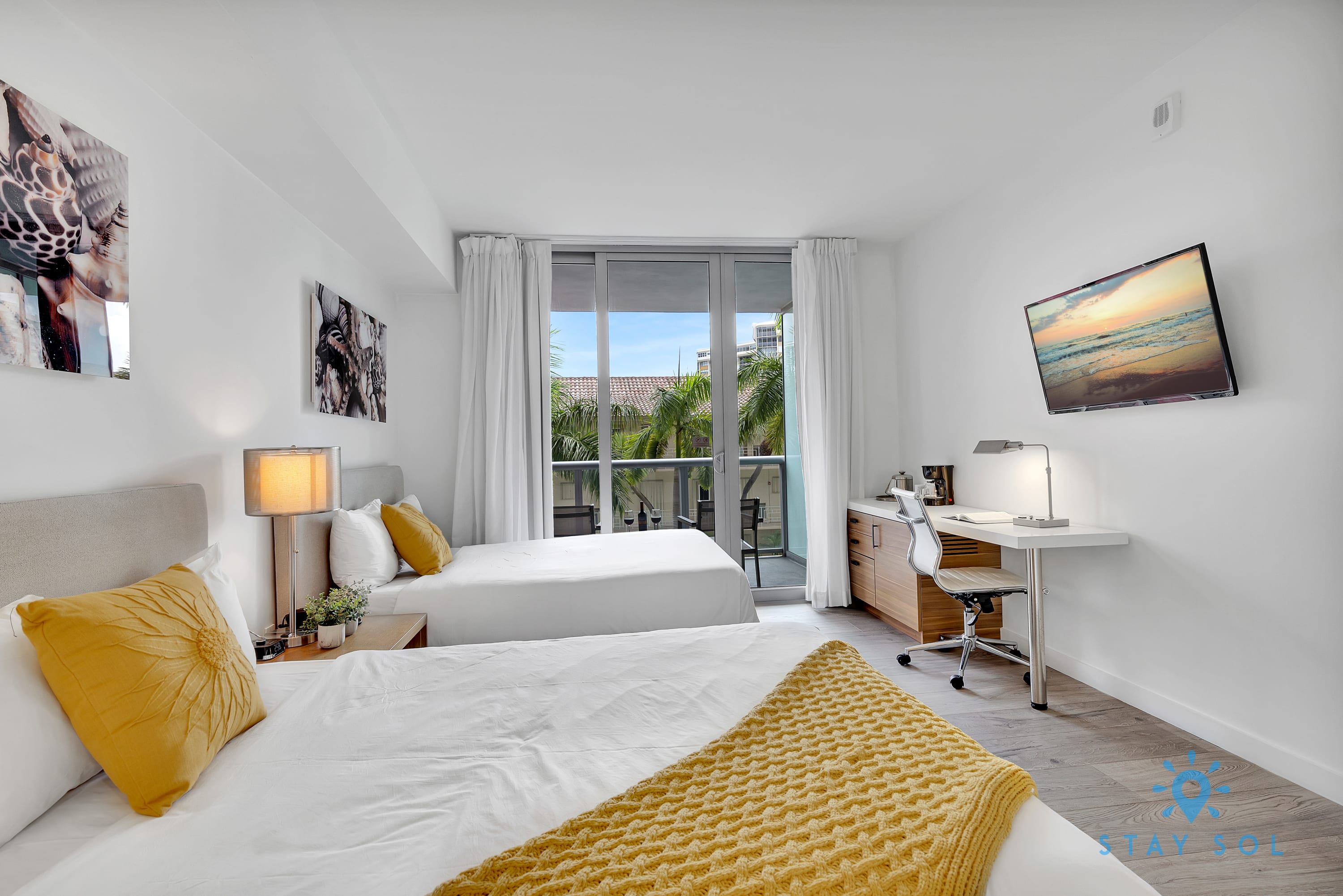 Great Studio- Balcony,Pool, Near Beach — Hallandale Beach, FL — vacation rental