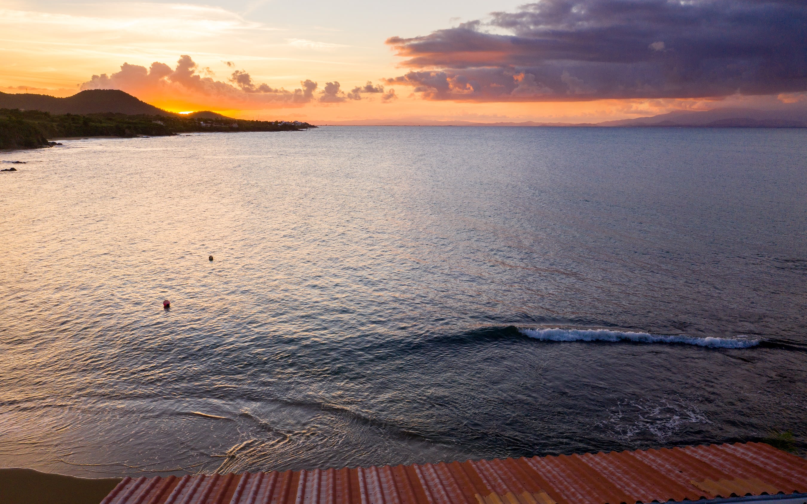 Villa Dos Palmas - Beach Villa - Waves Lapping at Your Door — Vieques, Vieques — vacation rental