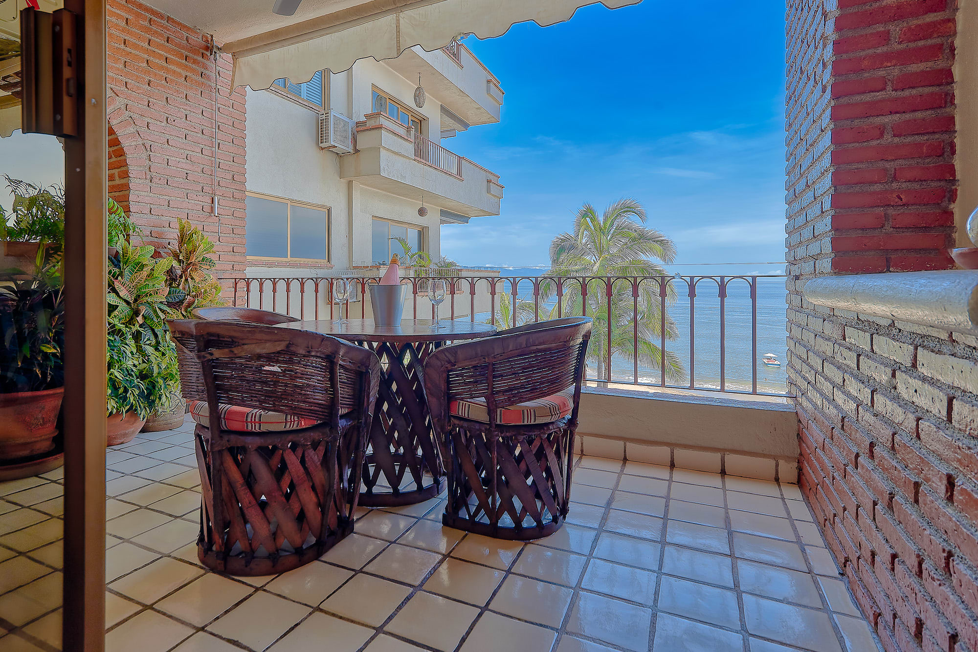 Incredible Casa de Carole