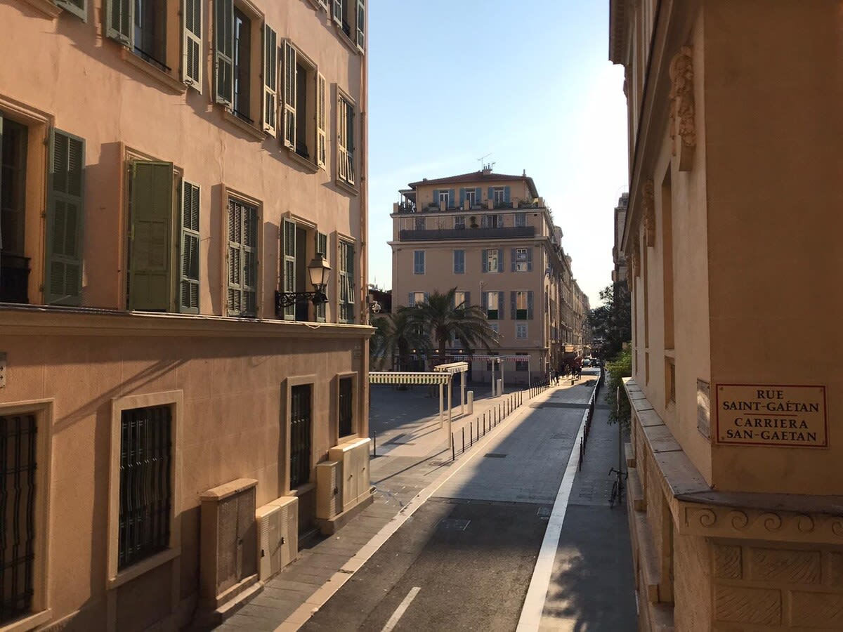 View 10