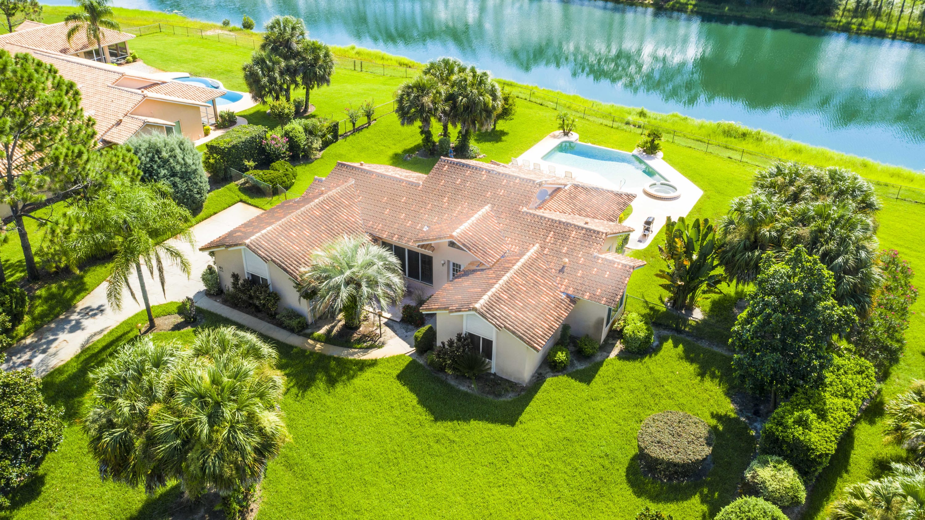 SWISS 61 - Lake Denise