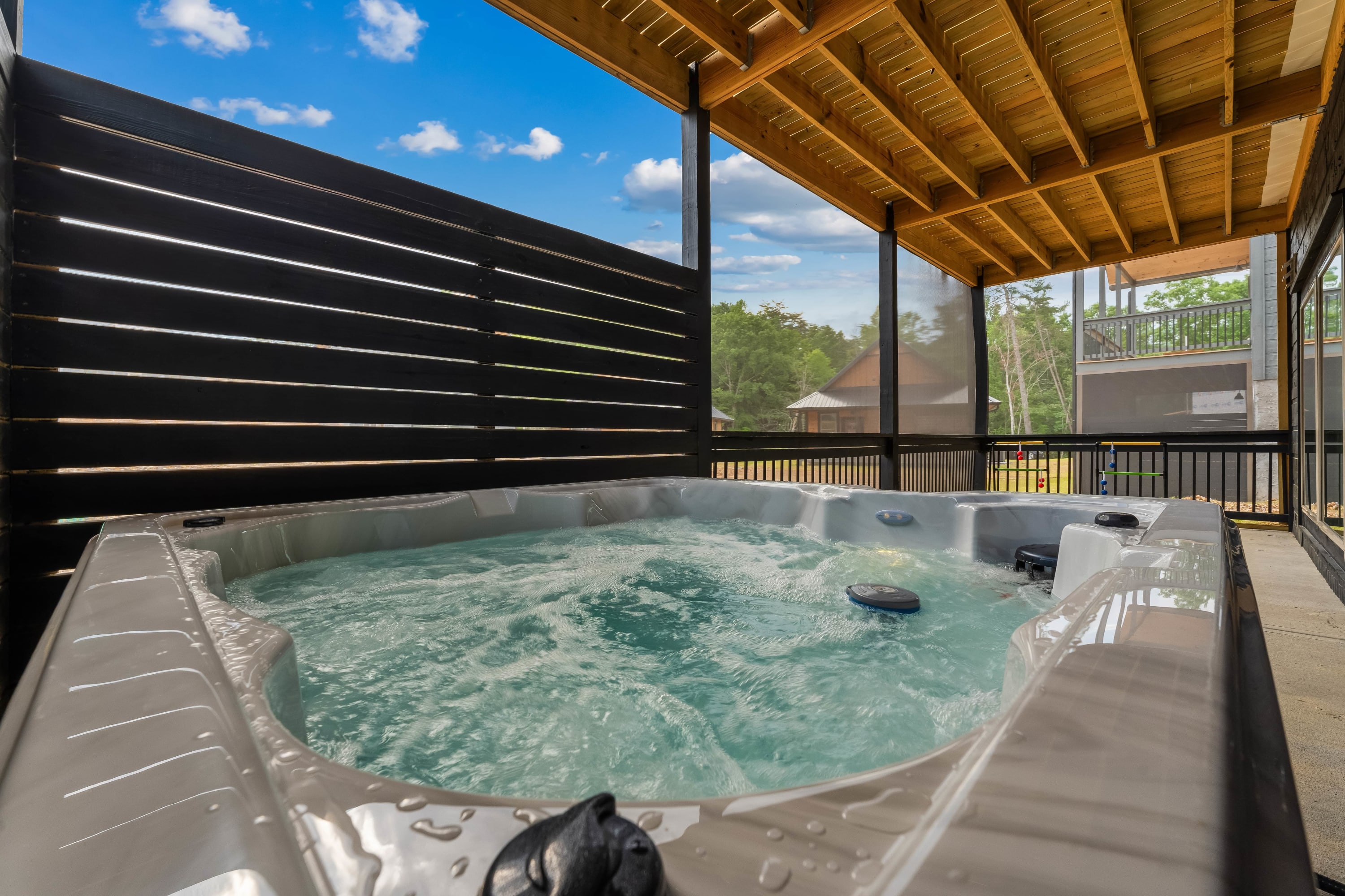 Indoor Pool + Game Room + 10MI to Great Smoky