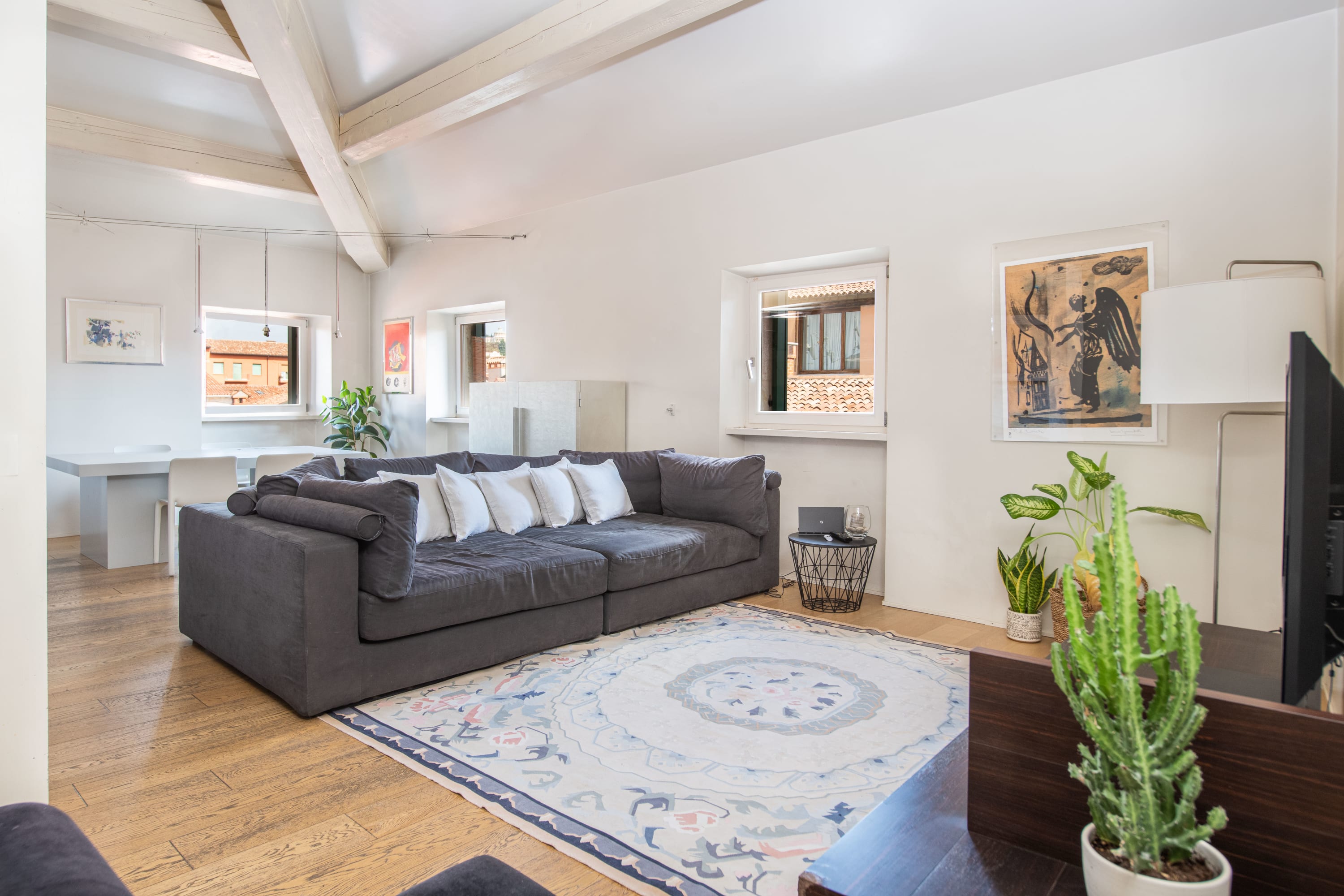 Stunning top floor flat β Verona, Veneto β vacation rental