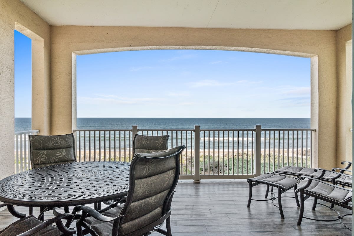 Oceanfront 3 Bed 2 Bath luxury Cinnamon Beach Condo 2
