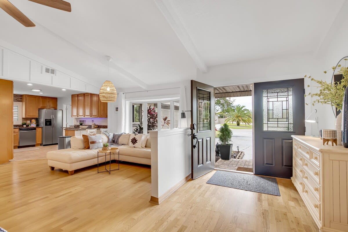 Private Corner Oasis with Heated Saltwater Pool 3