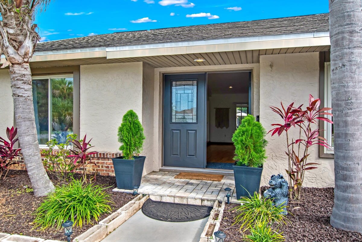 Private Corner Oasis with Heated Saltwater Pool 6