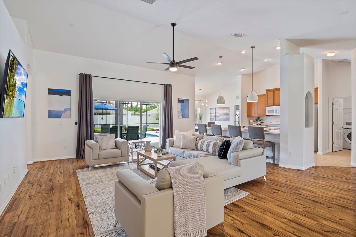 Renovated Pool home with Game room and Bicycles 3