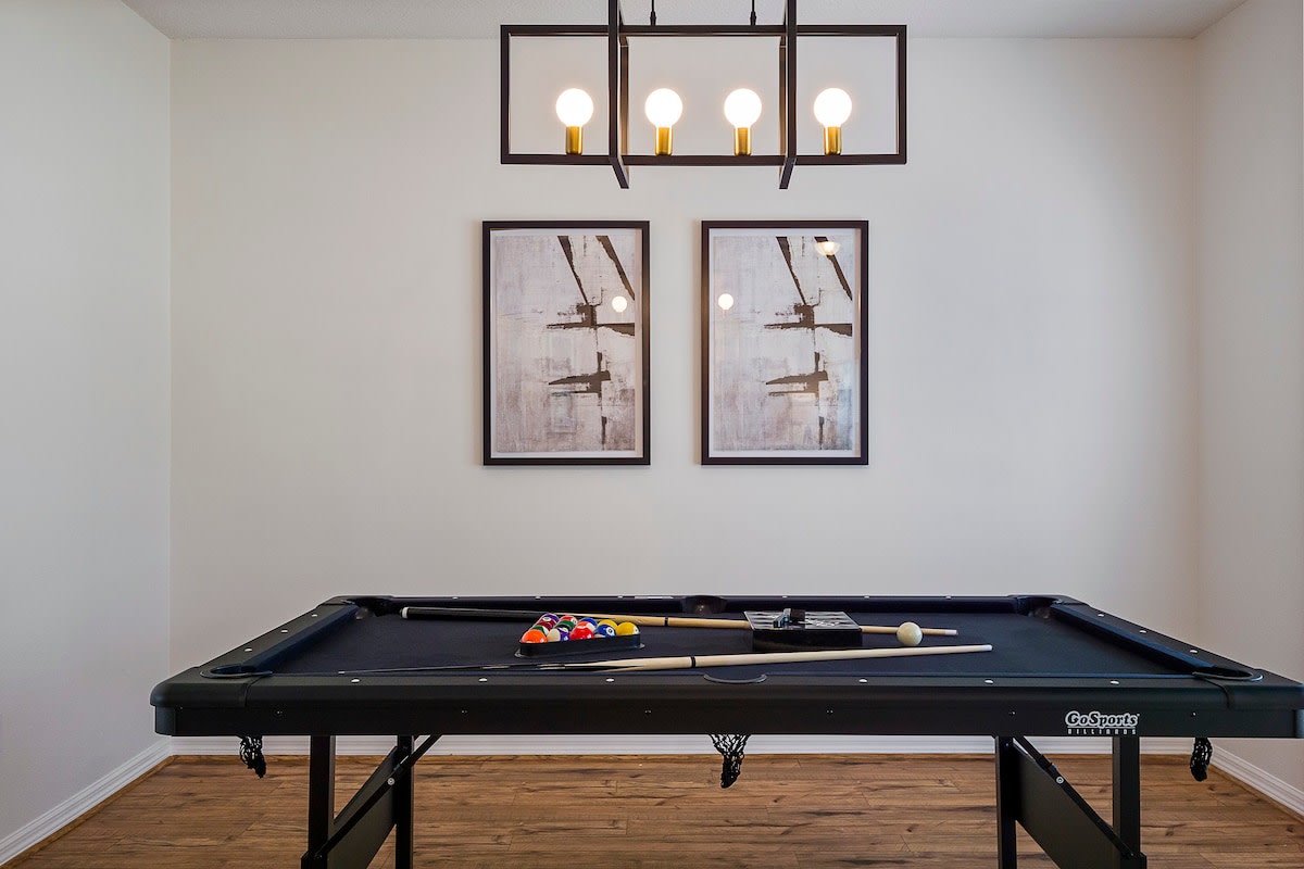 Renovated Pool home with Game room and Bicycles 2