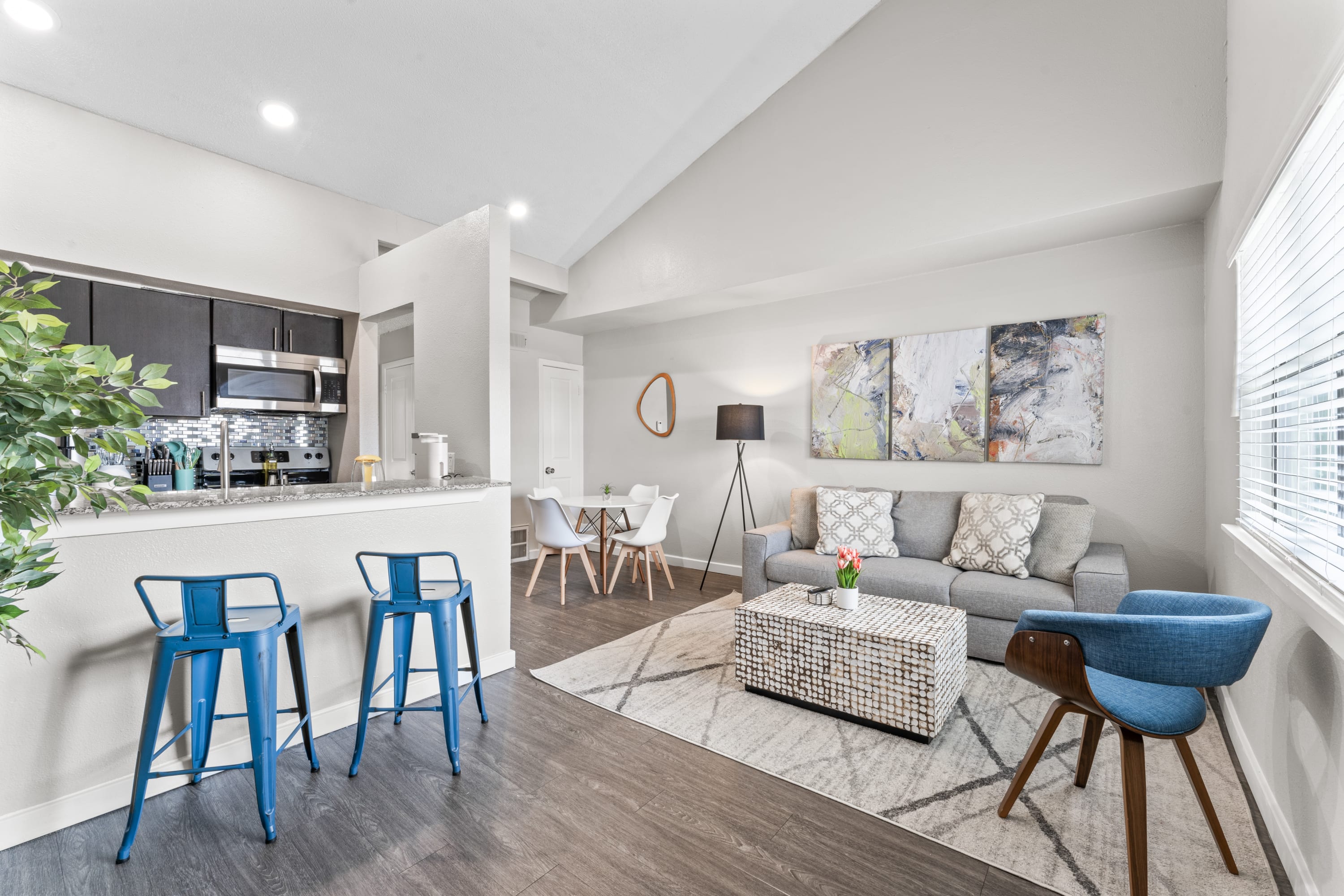 Chic King Bed 1br Suite, 5 Min To Dt W/ Pool - Austin