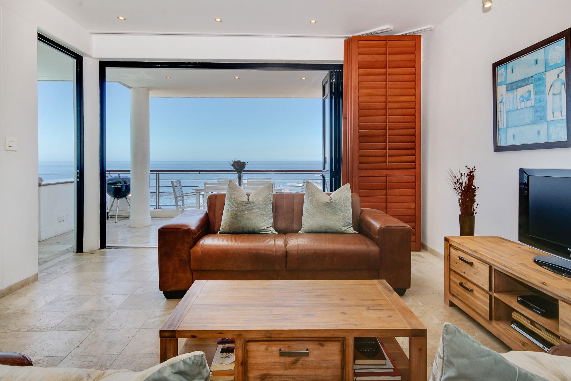 Secure Camps Bay Apartment w Pool and Views Bali C | Photo 2