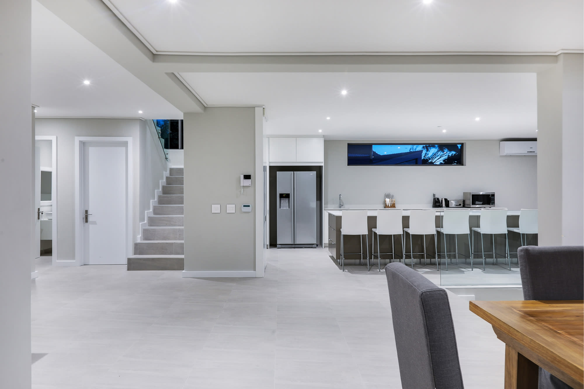 Large 9 Bedroom Villa in Camps Bay w Pool Apostles Views 9
