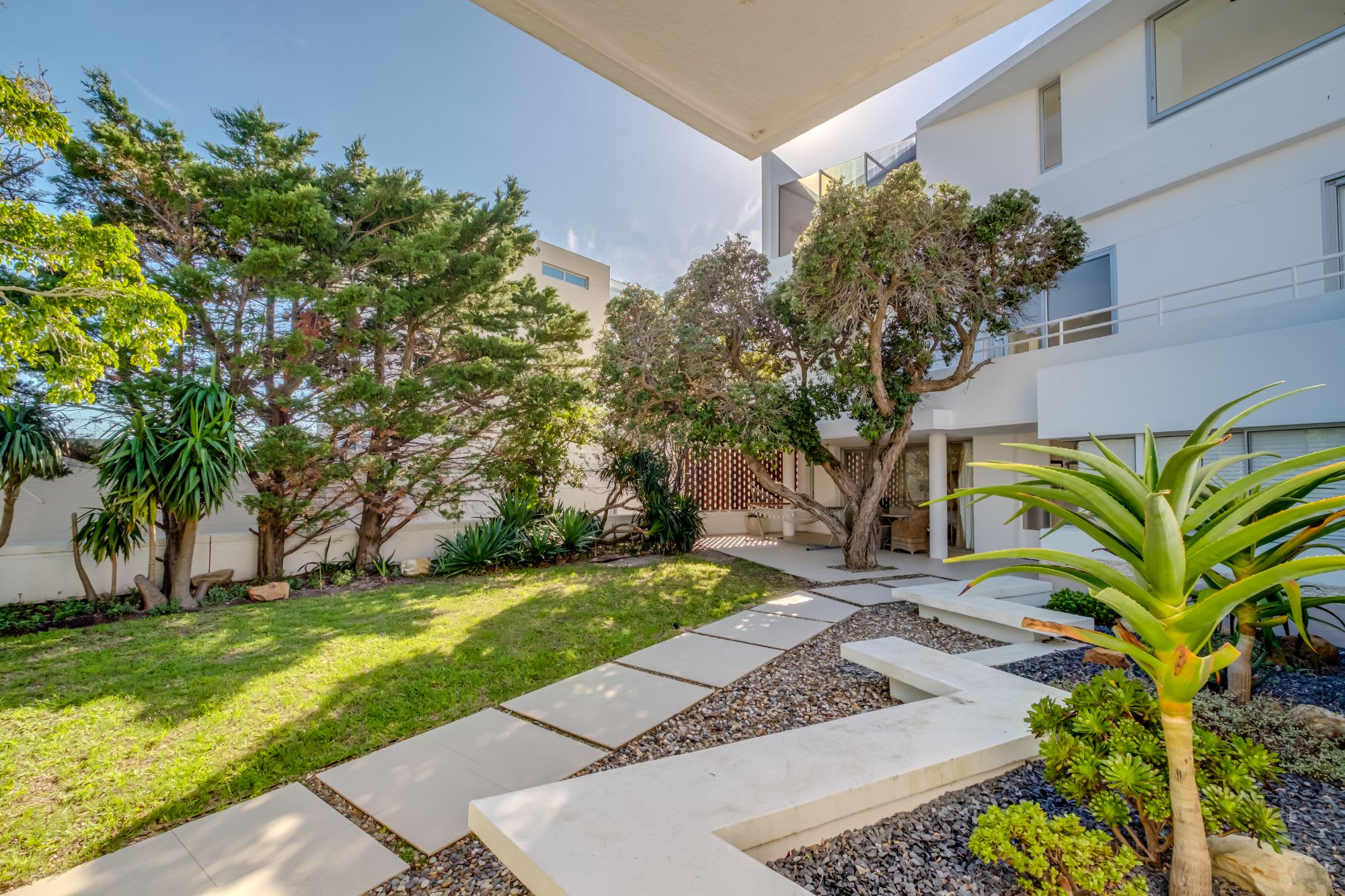 Six Bedroom Holiday Villa on Three Levels w Pool Silvertree 8