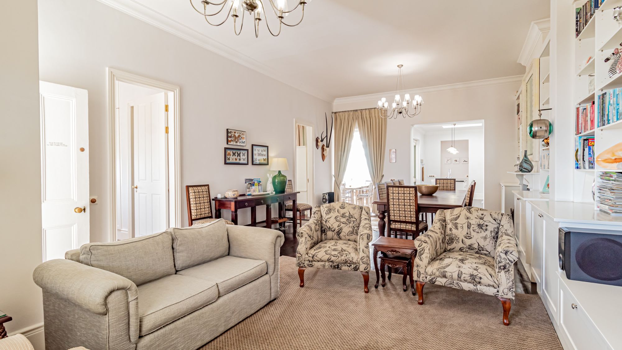 Lovely Holiday Home w Private Courtyard Six Selbourne 7