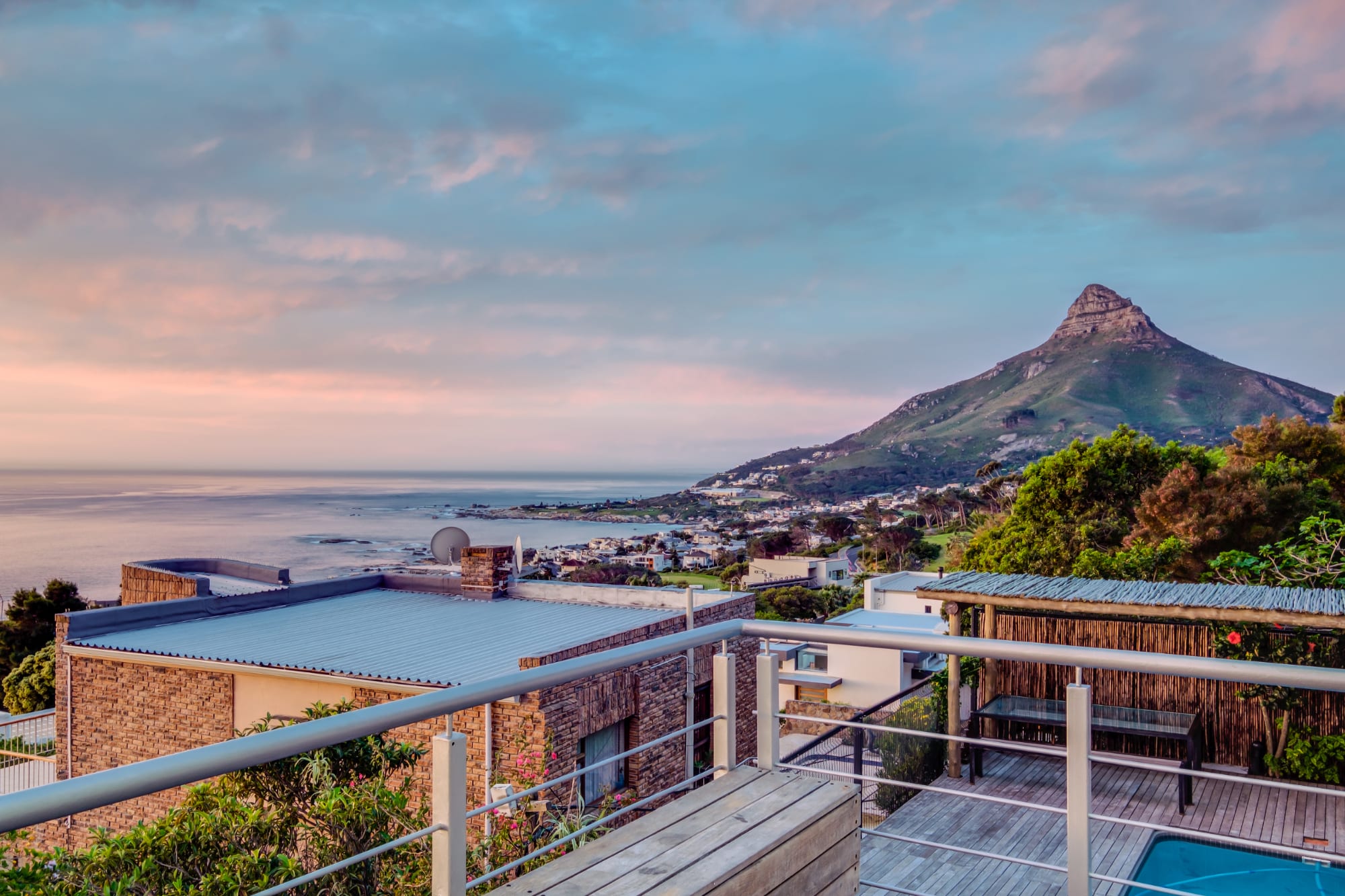 Camps Bay Holiday Villa with Sunset Views