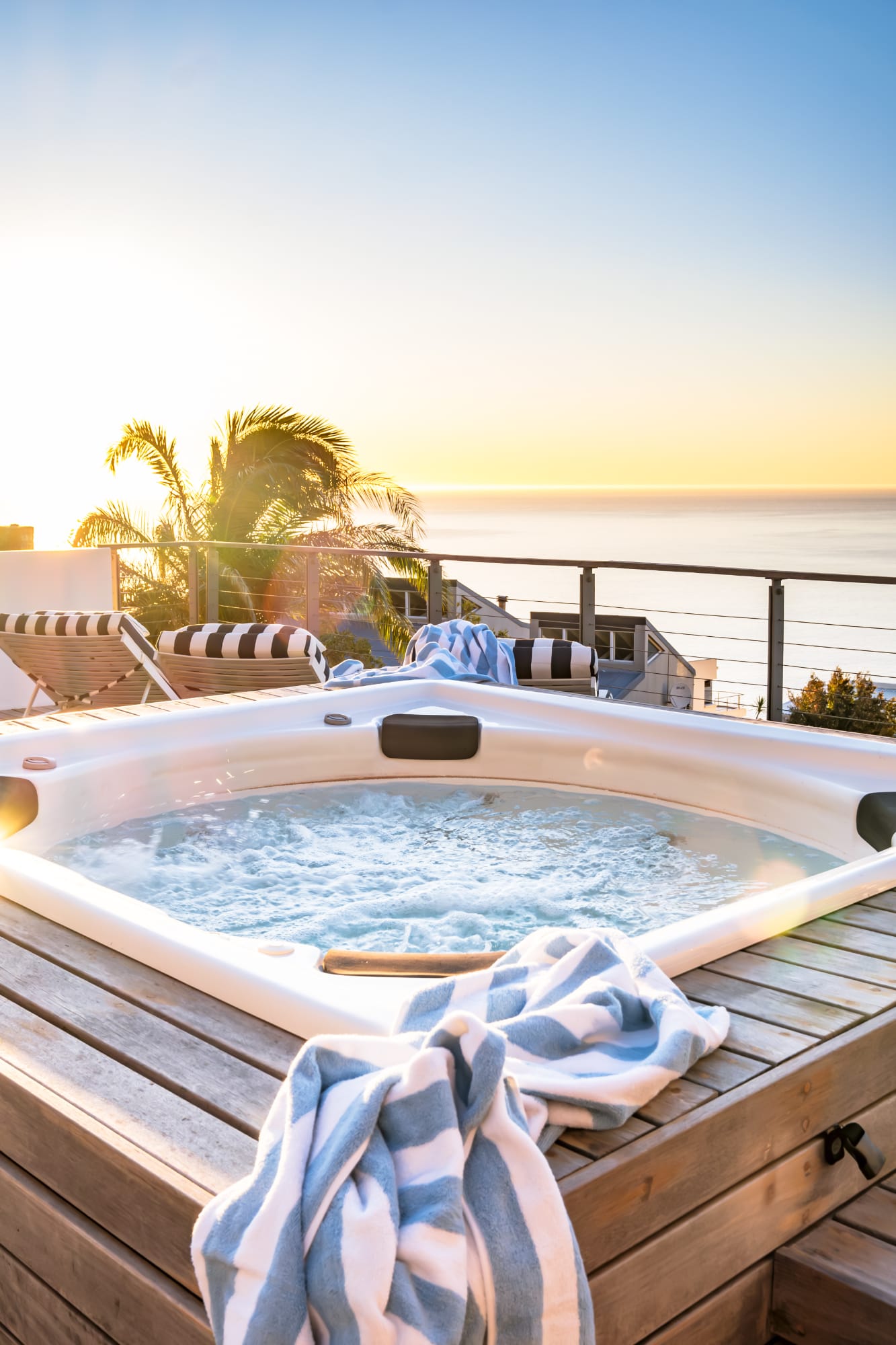 Immaculate Camps Bay Villa w Jacuzzi Views and Pool Villa Grenache 7