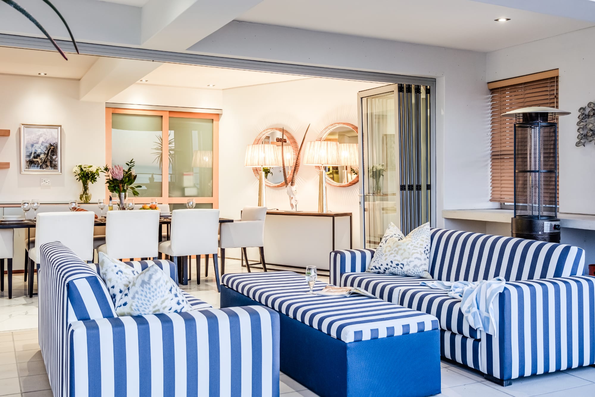Immaculate Camps Bay Villa w Jacuzzi Views and Pool Villa Grenache 5