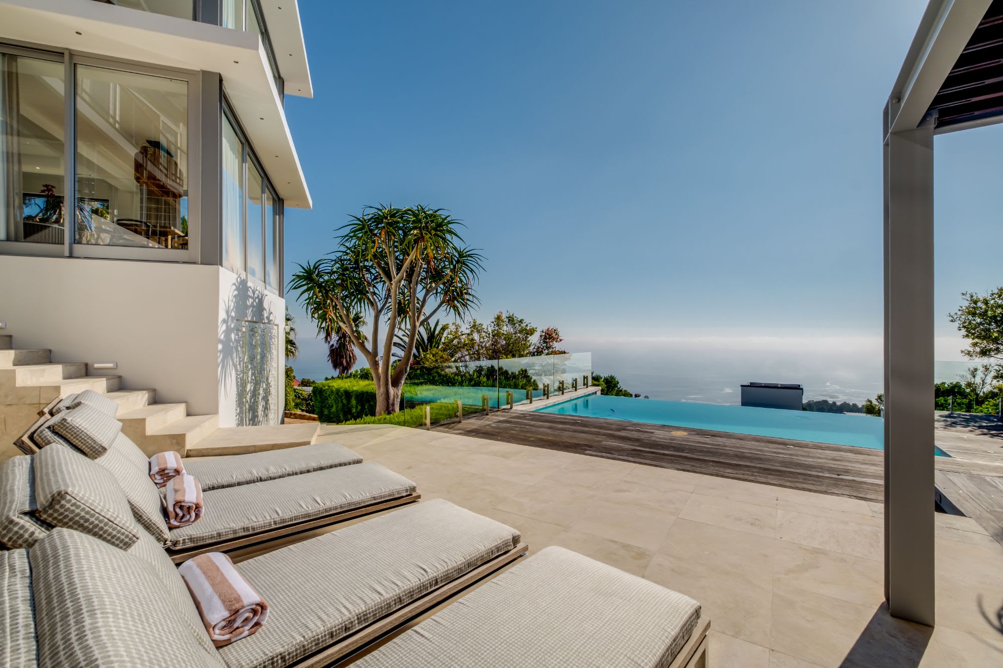 Multi level Camps Bay Villa w Majestic Ocean Views Mavambo | Photo 3