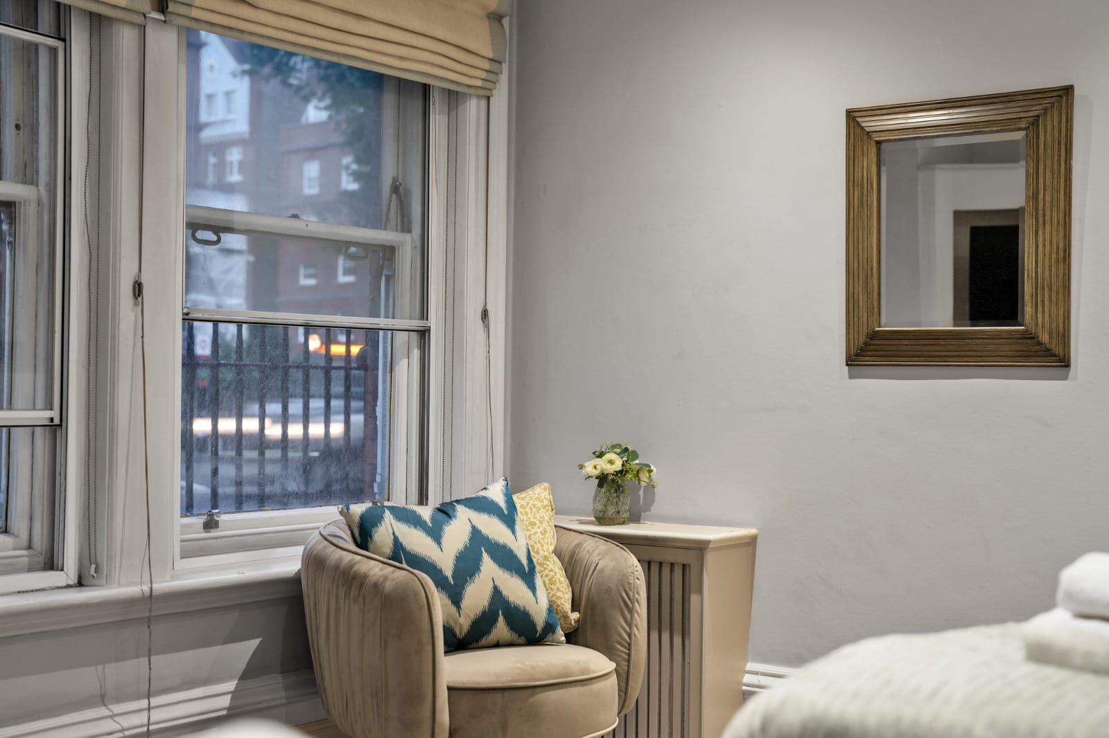 Split Level Apartment behind Harrods in Hans Place SW1X 0JY - Property image 22 - VivreStays
