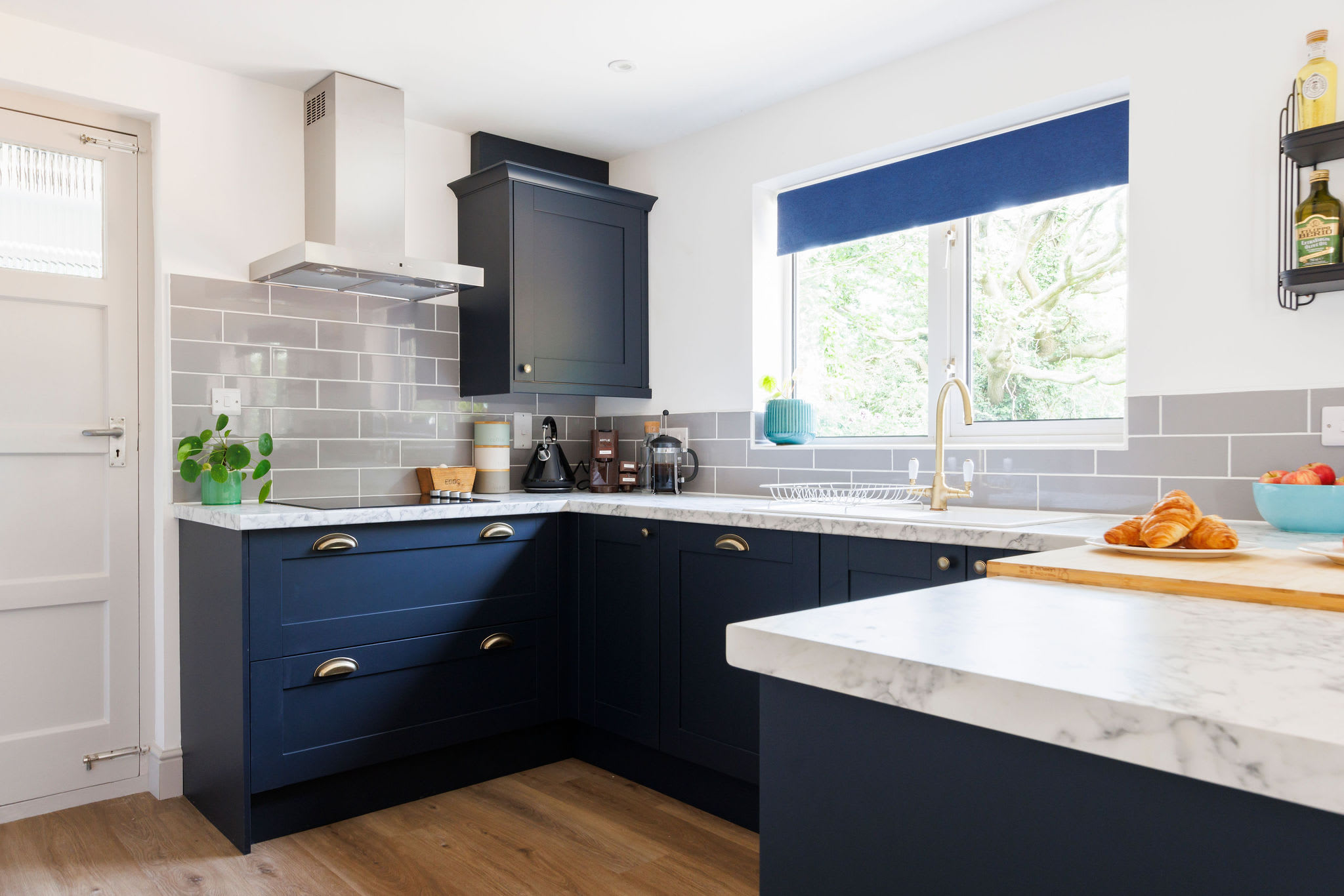 Prepare your favorite dishes in our stylish, fully equipped kitchen