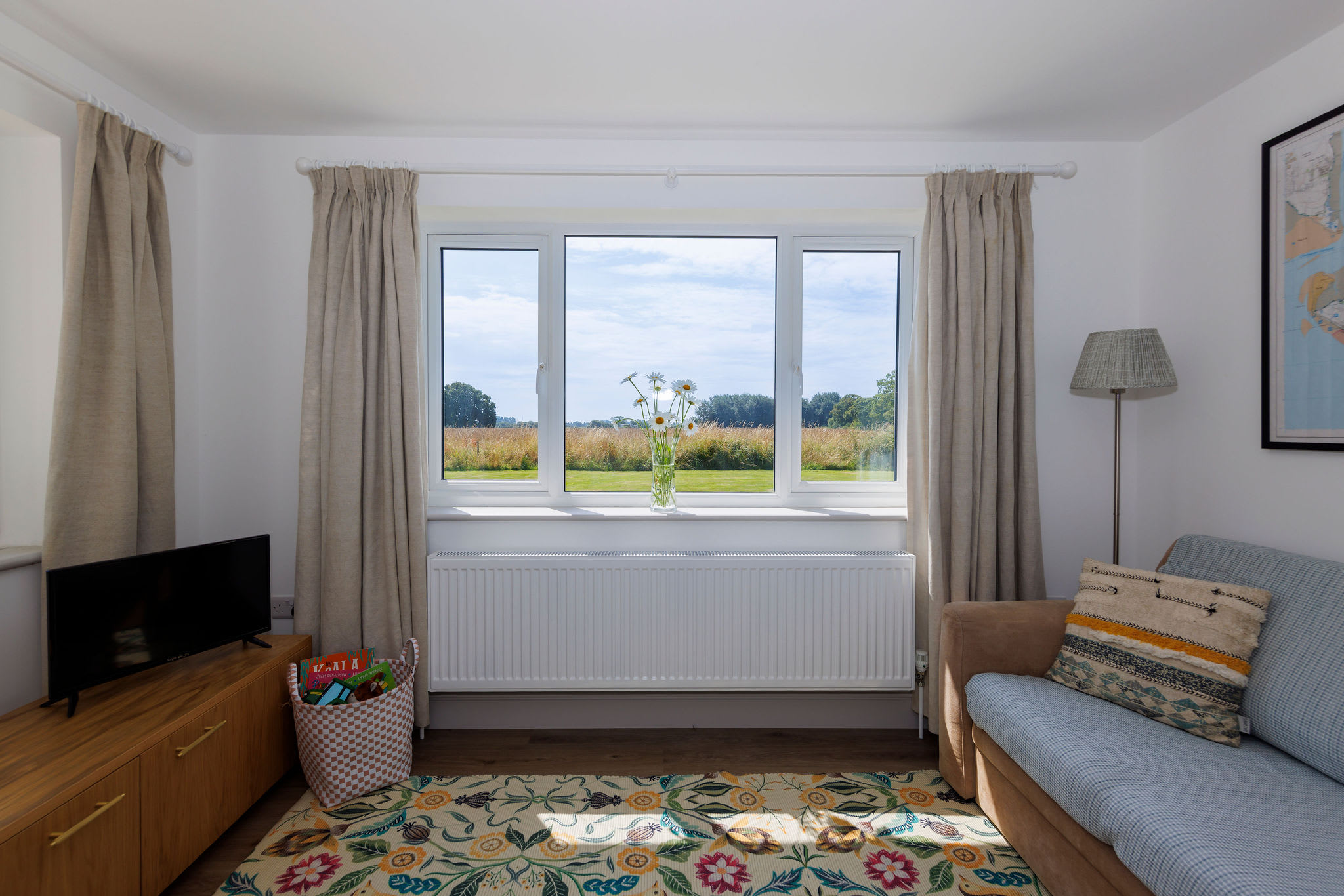 Great kids room with 32" tv, nintendo wii and sofa