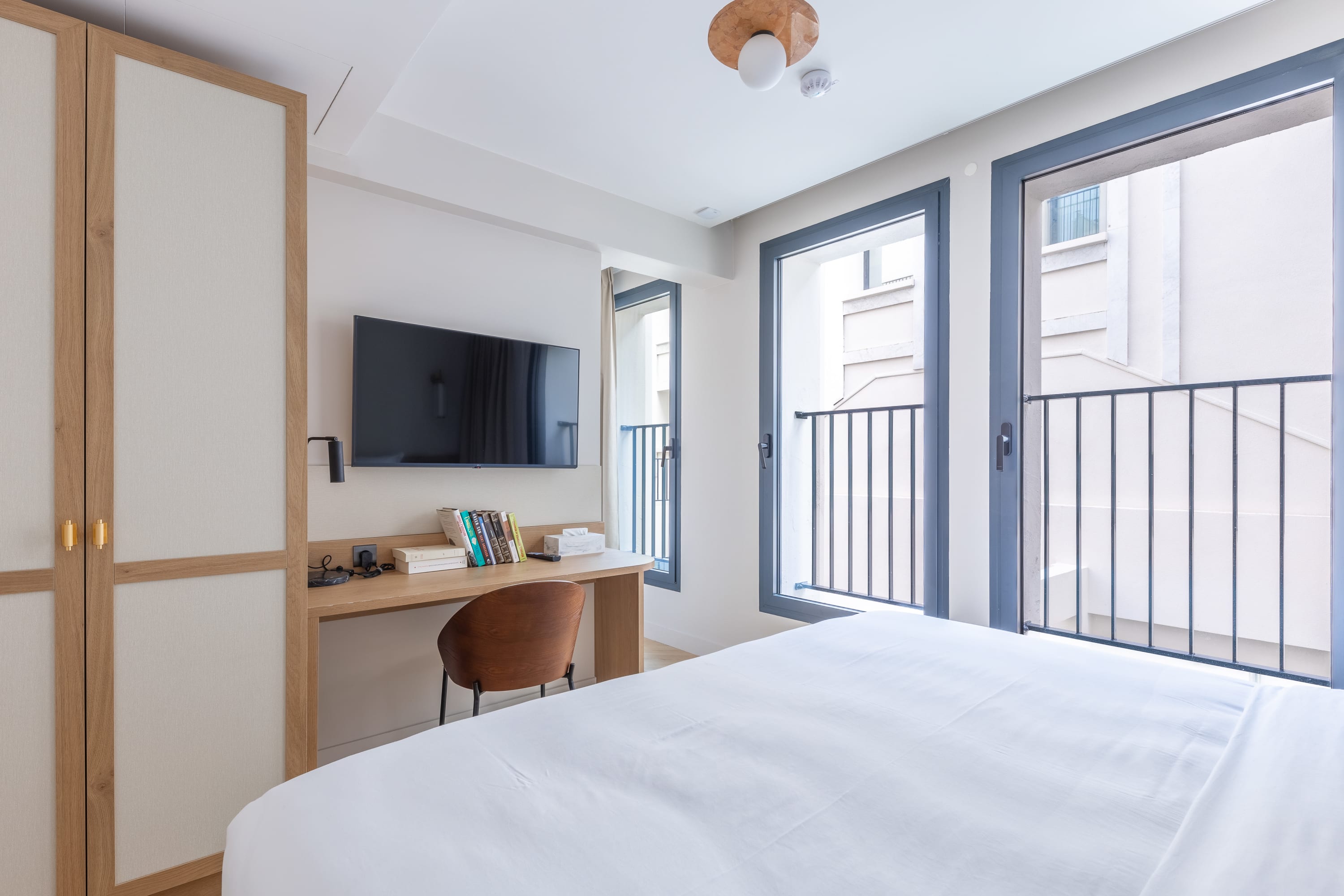 Opera - 2 Bedroom / 2 living rooms Balcony apart. — Paris, Île-de-France — vacation rental