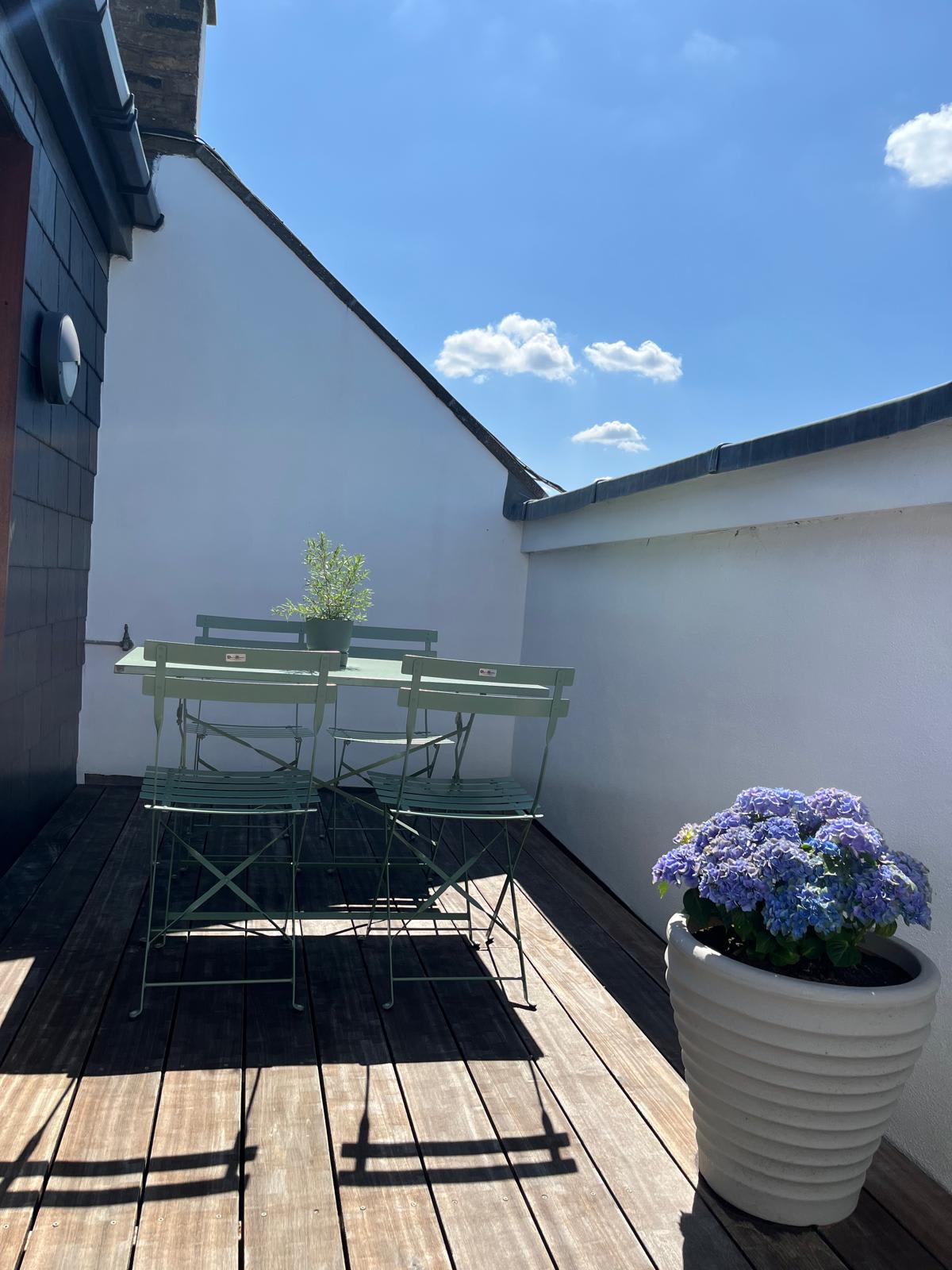 Charming Primrose Hill Rooftop Duplex in Gloucester Avenue 58 NW1 8JD - Property image 5 - VivreStays