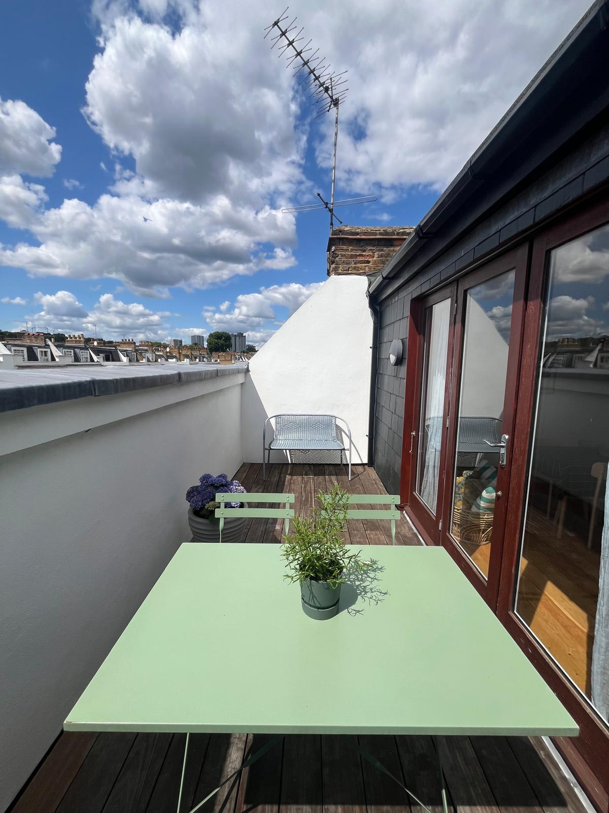 Charming Primrose Hill Rooftop Duplex in Gloucester Avenue 58 NW1 8JD - Property image 12 - VivreStays