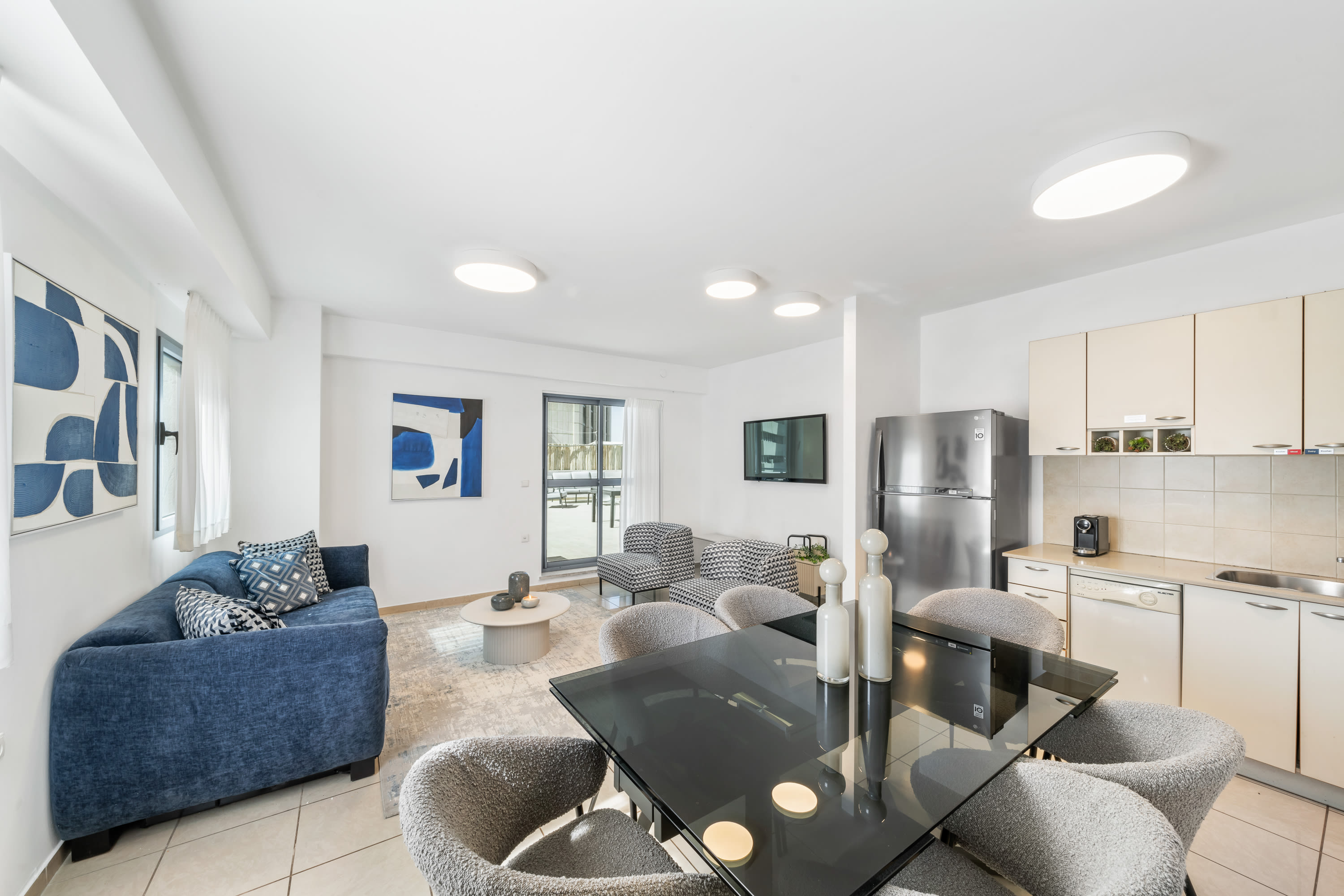 Huge sunny Balcony, 3 Bedrooms on Agripass st — Jerusalem, Jerusalem — vacation rental