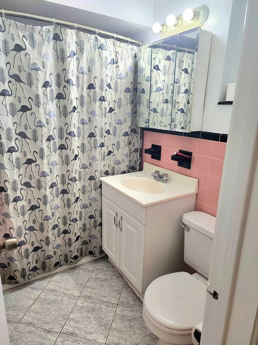 Cozy 2BR Hollywood Apartment, 2 Baths, Sleeps 6