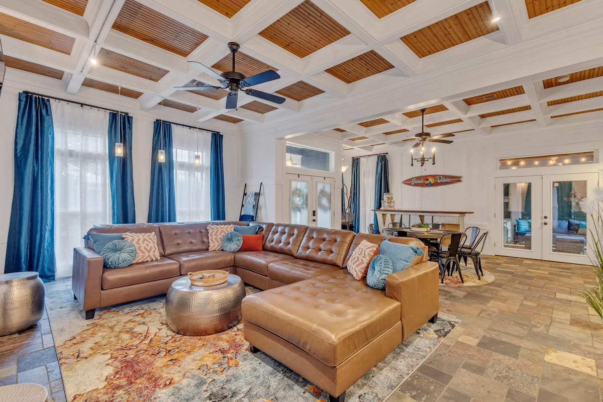 Bare Feet Beach House - Close to beach, dog friendly — Gulfport, MS — vacation rental