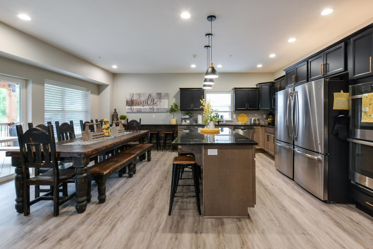 Livin' The Dream- Indoor Outdoor pool & Private Hot Tub! — Branson, MO — vacation rental