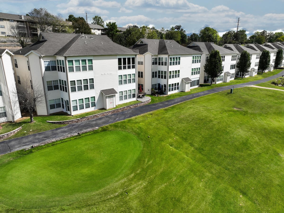 Gorgeous golf course views!