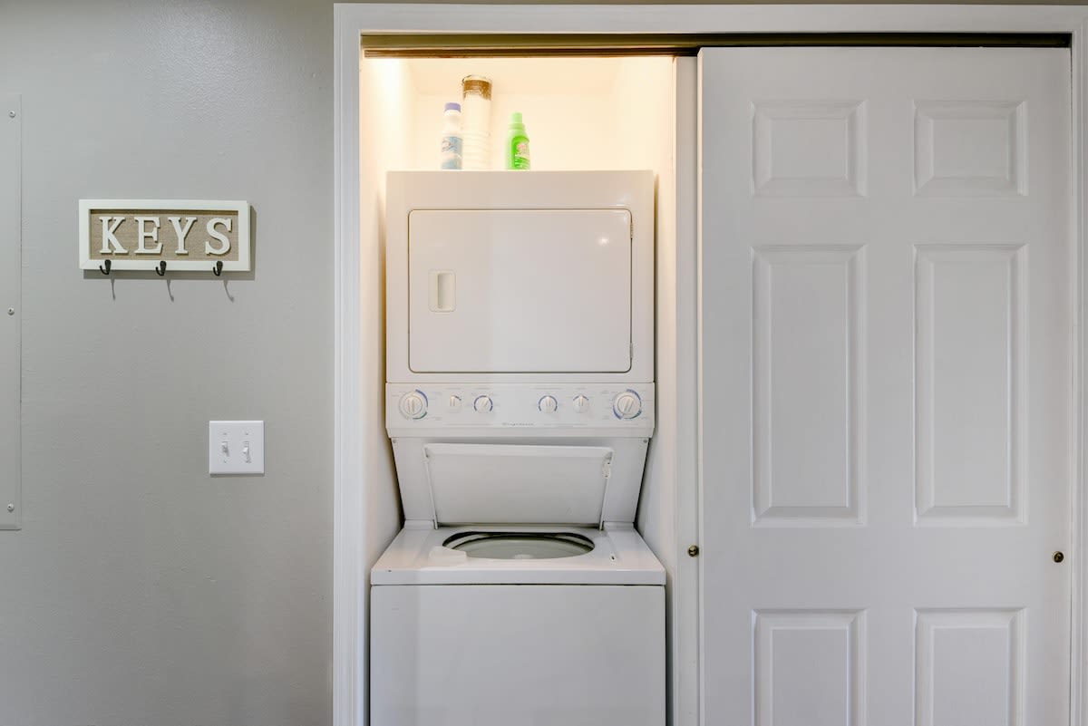 In unit washer and dryer!