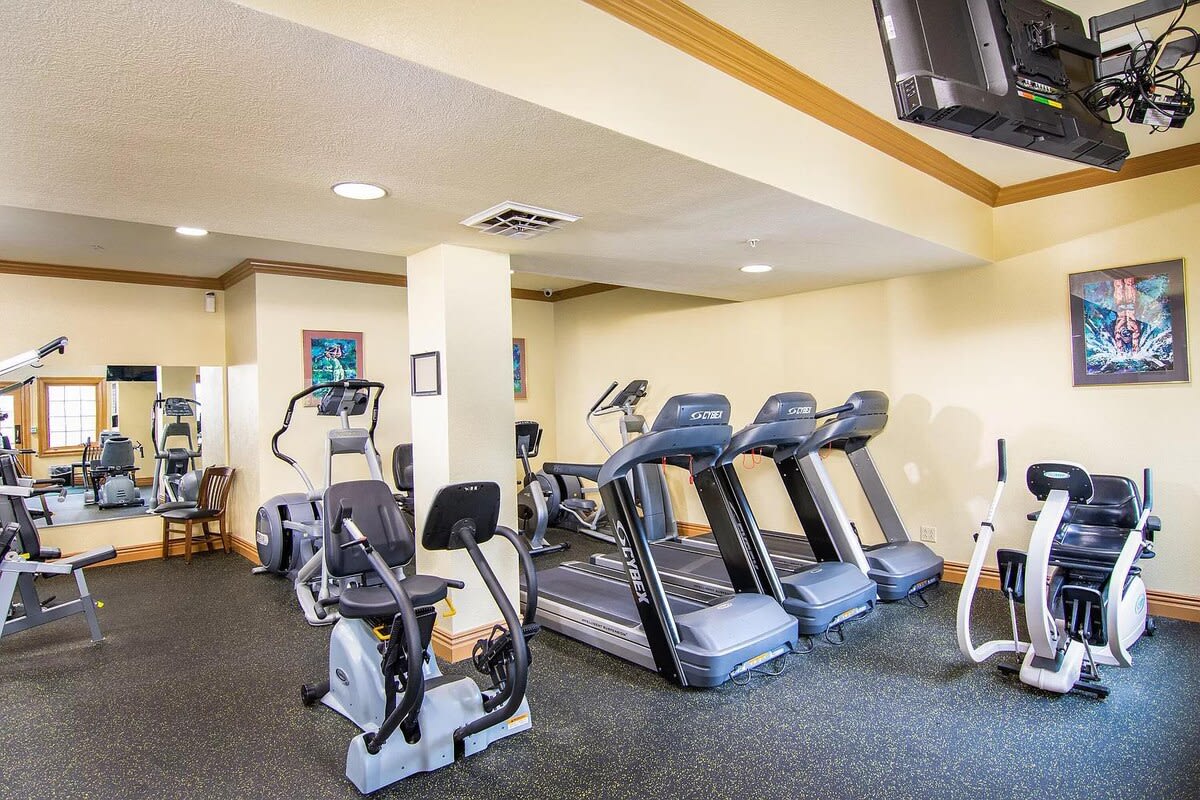 Communal gym available to guests!