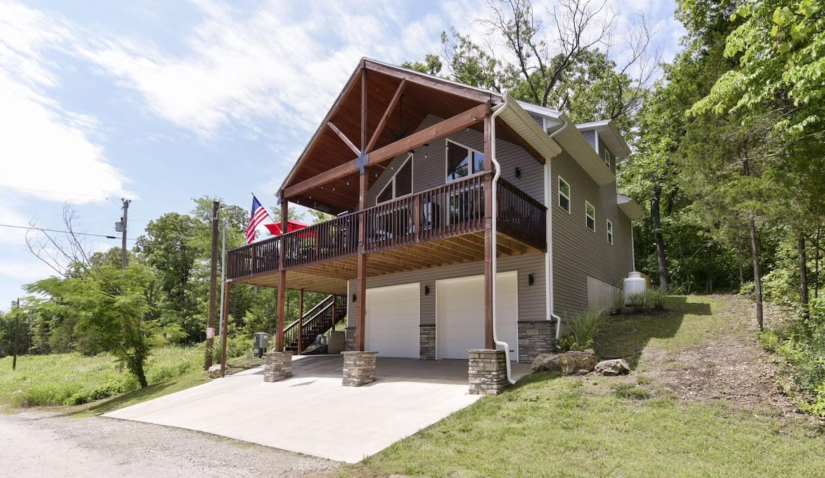 Lake House Retreat - Private Hot Tub! — Lampe, MO — vacation rental