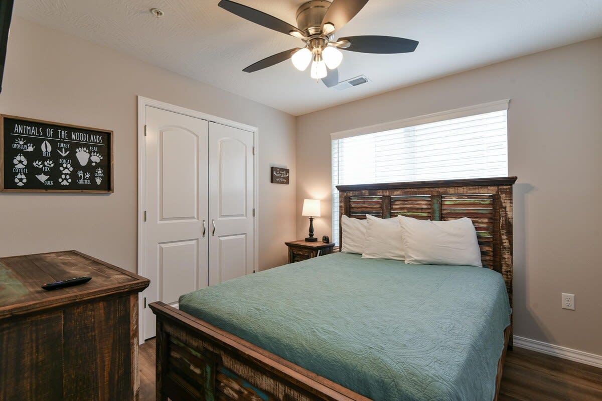Remote controlled bedframe - adjustable head position