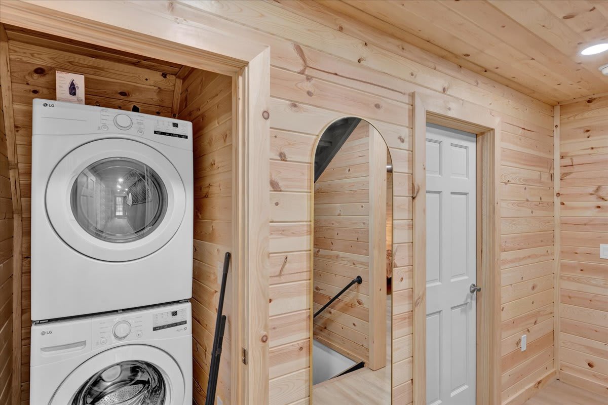 The Pocono Dreamhouse | Modern A-Frame | Hot Tub
