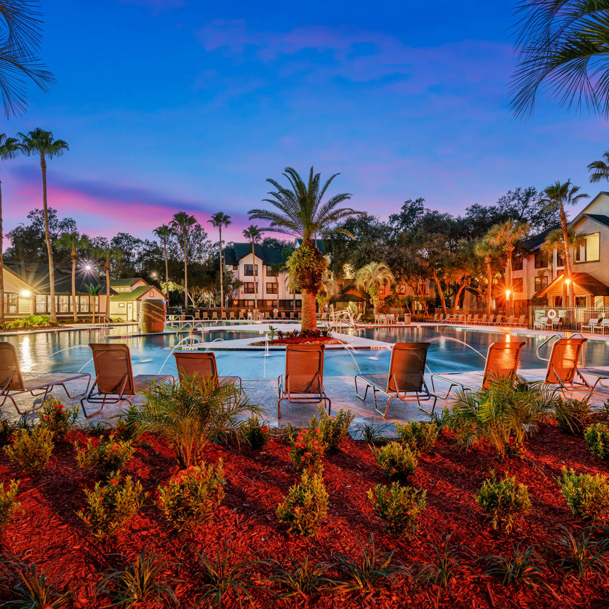 2 MI to USF! Pet Friendly! Pool and Gym!