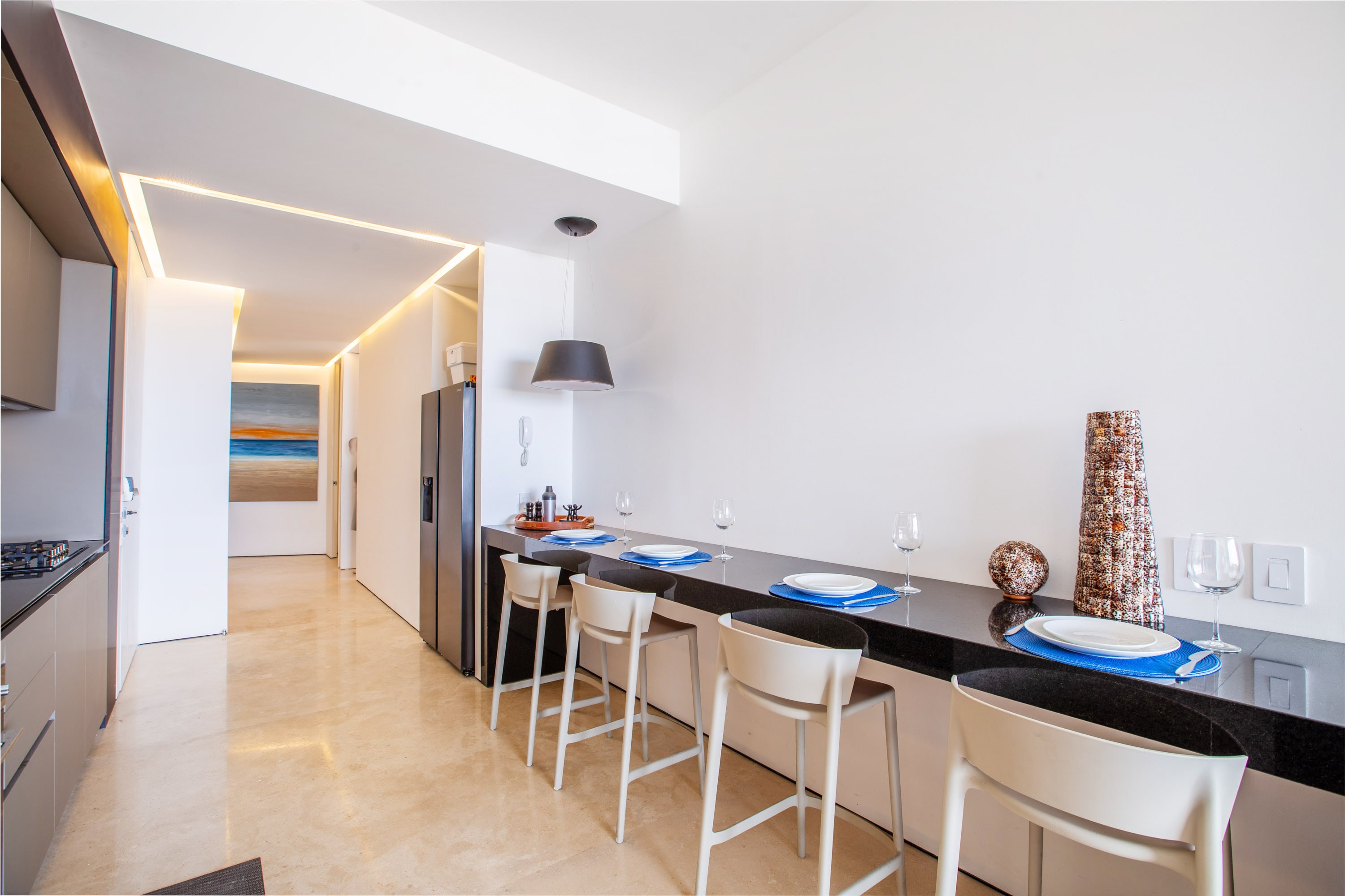 AMAZING MODERN CONDO IN THE HEART of ROMANTIC ZONE!!