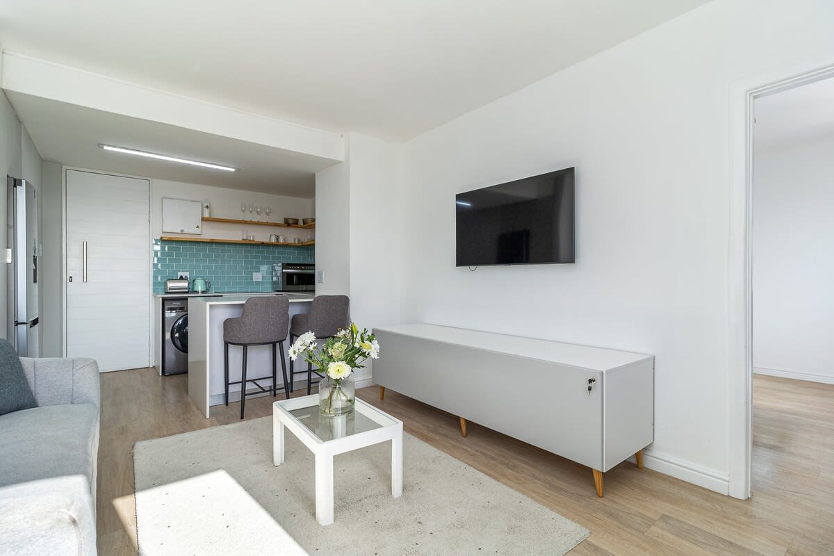 1 Bedroom Apartment, The Centurion, Seapoint, Cape Town, South Africa  - Picture 10