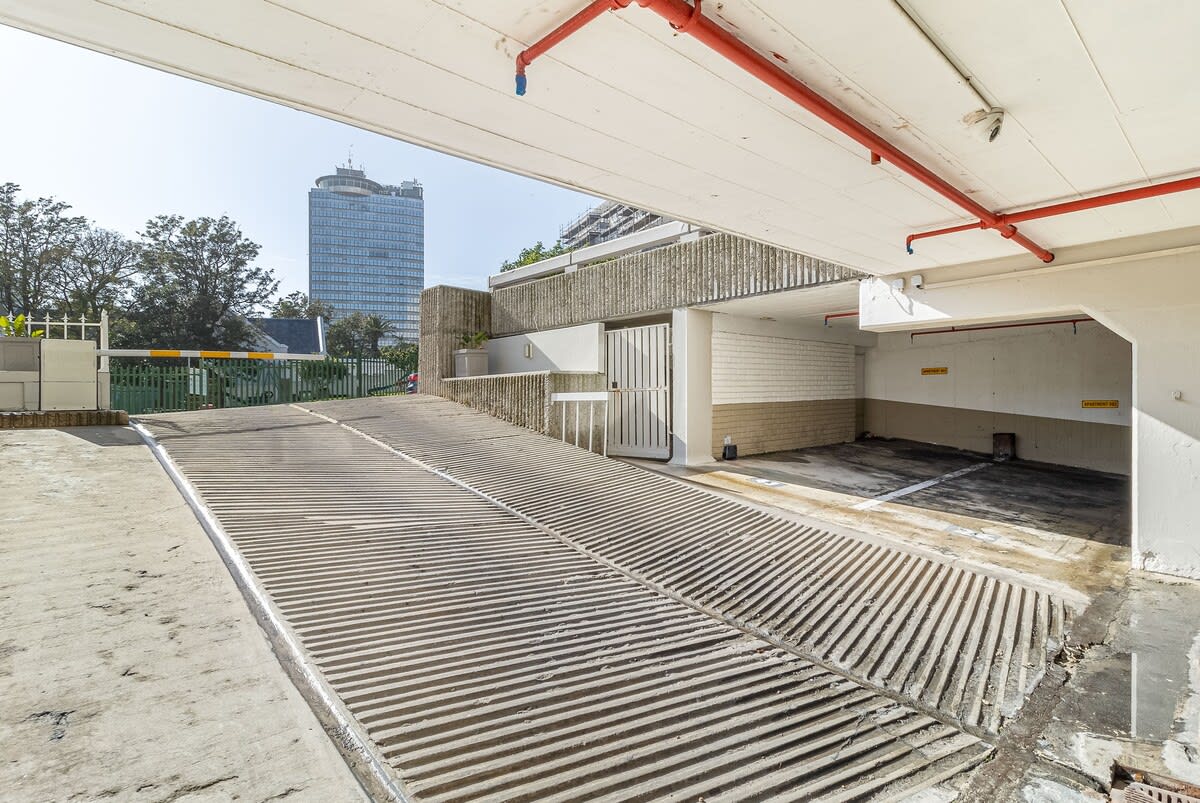 1 Bedroom Apartment, The Centurion, Seapoint, Cape Town, South Africa  - Picture 2