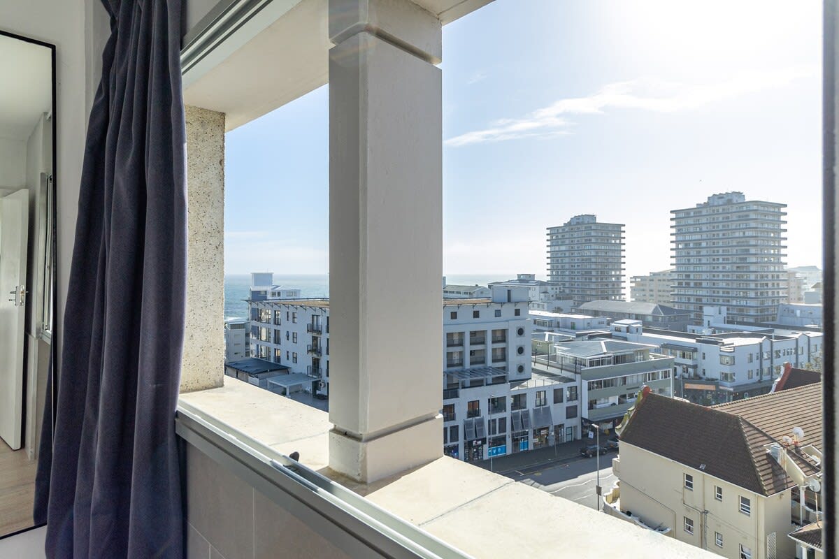 1 Bedroom Apartment, The Centurion, Seapoint, Cape Town, South Africa  - Picture 14