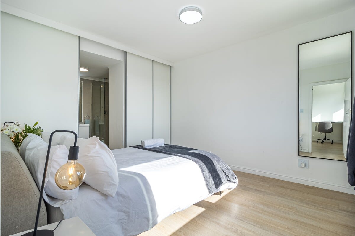 1 Bedroom Apartment, The Centurion, Seapoint, Cape Town, South Africa  - Picture 11
