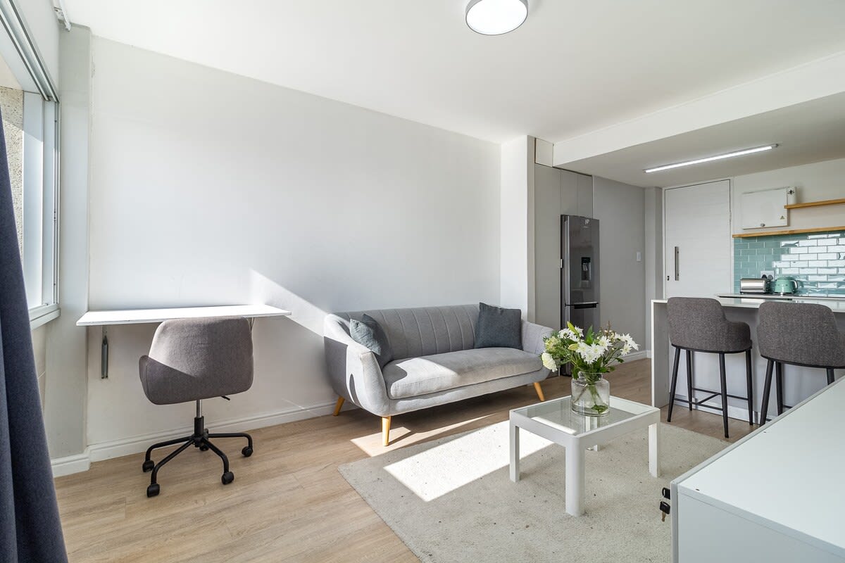 1 Bedroom Apartment, The Centurion, Seapoint, Cape Town, South Africa  - Picture 7